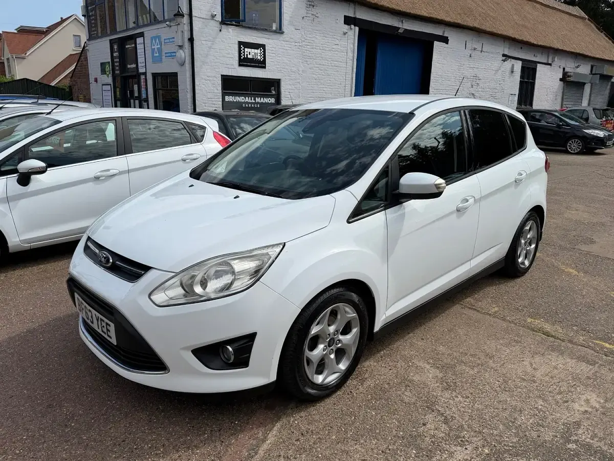 Used Ford C-MAX Zetec 125 HP (91 kW) 2013 White MPV