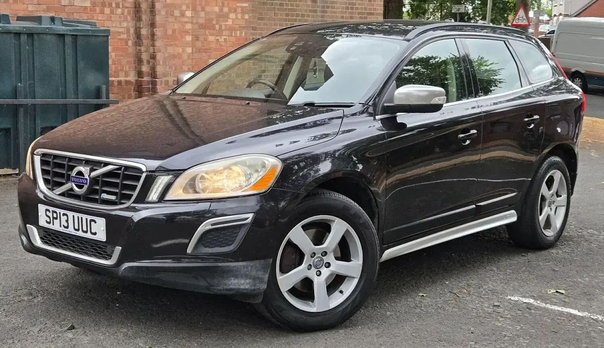Used Volvo XC60 R-Design 163 HP (119 kW) 2013 Black SUV