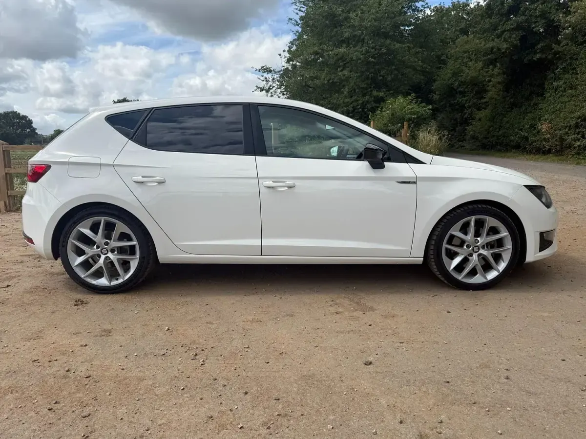 Used Seat Leon FR 2015 White Hatchback
