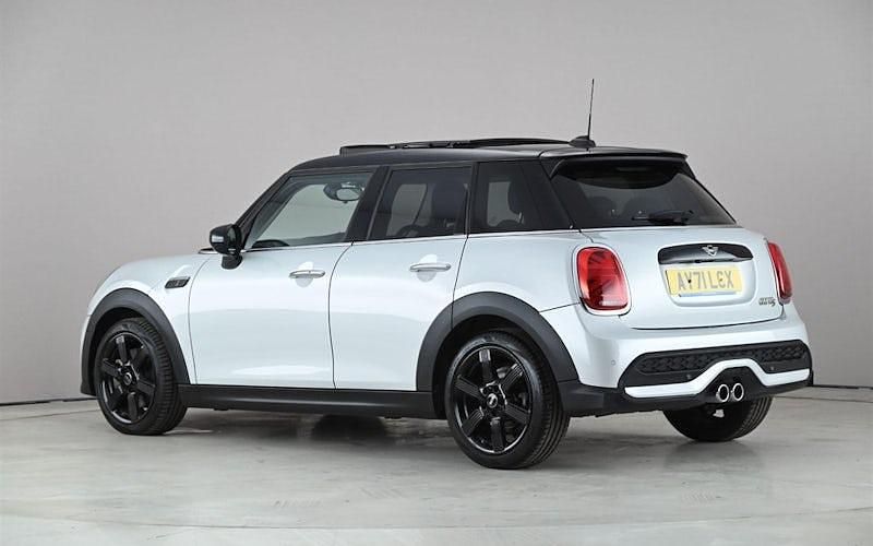 Usado Mini Cooper S Classic 178 HP (130 kW) 2021 Prateado Citadino