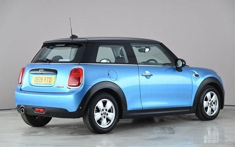 Begagnad Mini Cooper Classic 136 HK (100 kW) 2021 Halvkombi