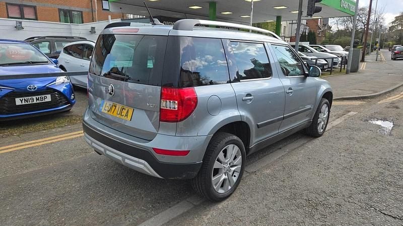 Used Skoda Yeti Drive 110 HP (80 kW) 2017 Grey SUV