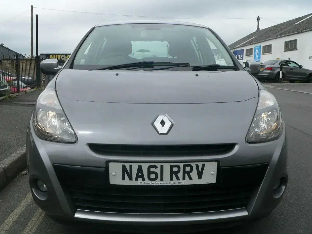 Used Renault Clio Dynamique 112 HP (82 kW) 2011 Grey Hatchback