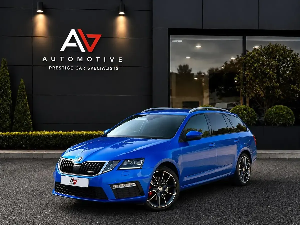 Used Skoda Octavia vRS 184 HP (135 kW) 2017 Blue Estate