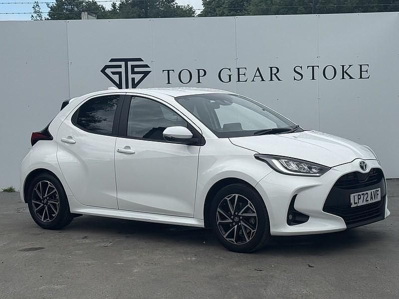 White Used 2023 Toyota Yaris Hybrid Design Hatchback | £15,995 (Good price) - Image 1/4