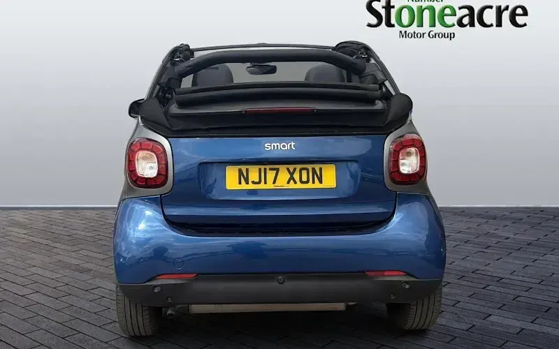 Used Smart ForTwo Cabrio Premium 71 HP (52 kW) 2019 Blue Cabriolet
