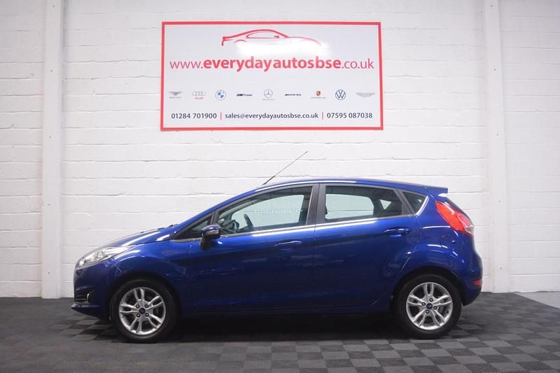 Used Ford Fiesta Zetec 2017 Blue Hatchback