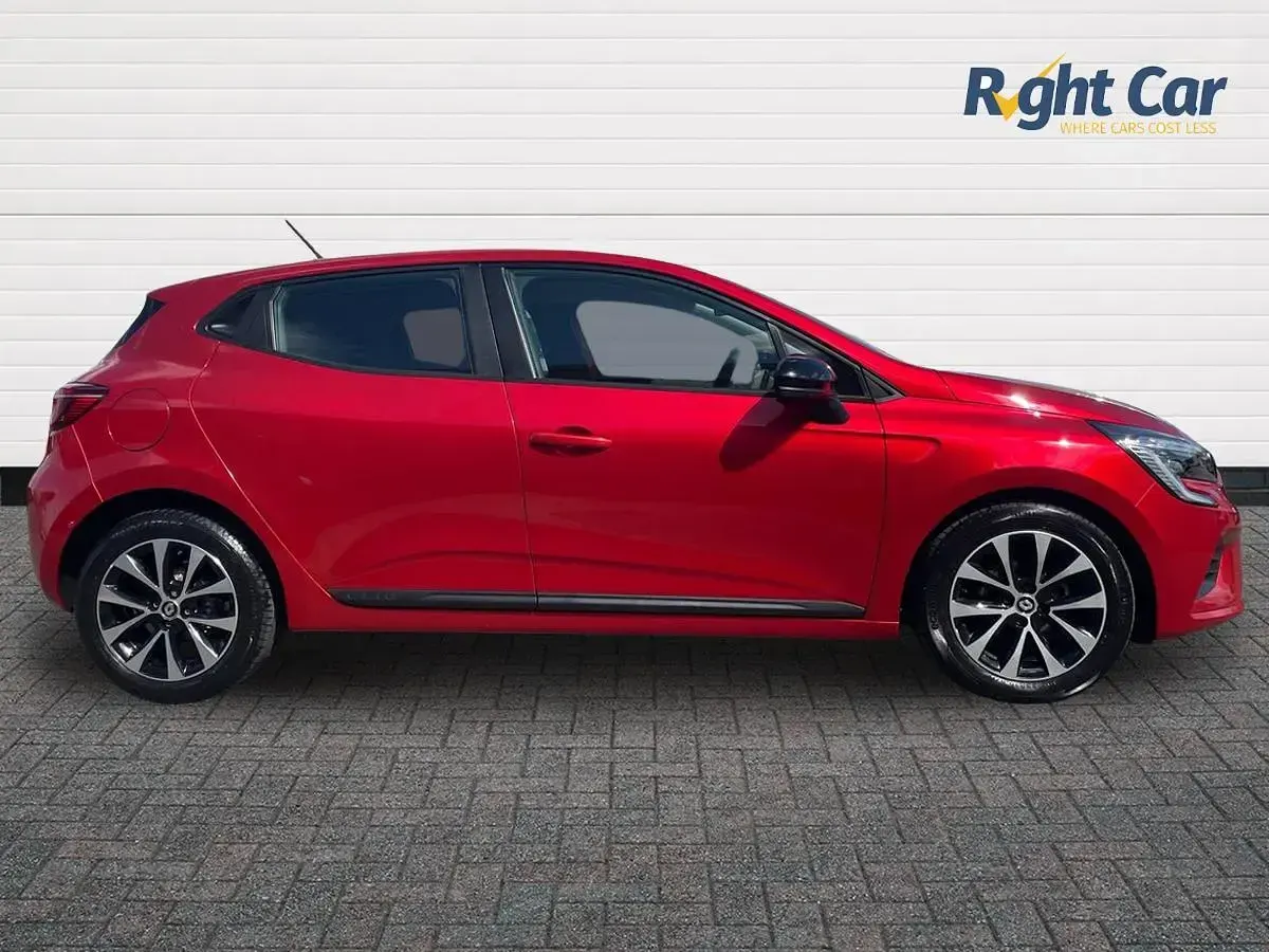 Used Renault Clio Evolution 90 HP (66 kW) 2023 Red  Hatchback
