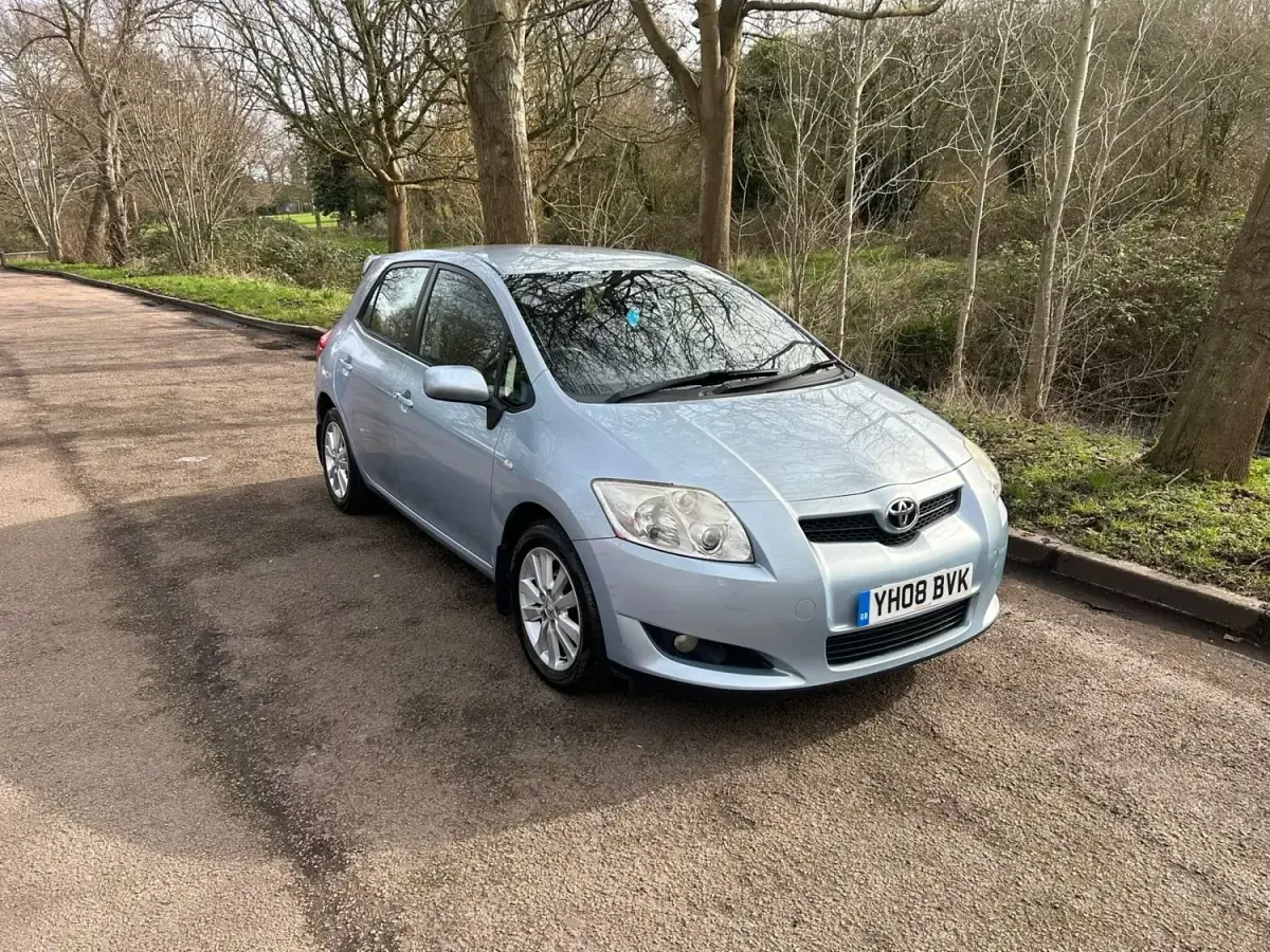 Usado Toyota Auris 124 HP (91 kW) 2008 Azul Citadino