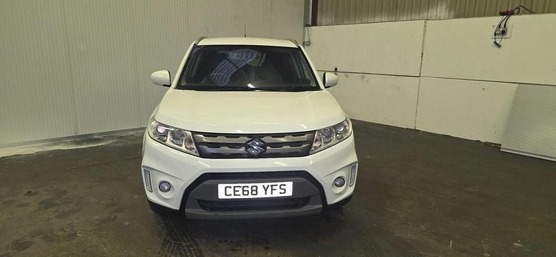Used Suzuki Vitara SZ-T 120 HP (88 kW) 2018 White Hatchback