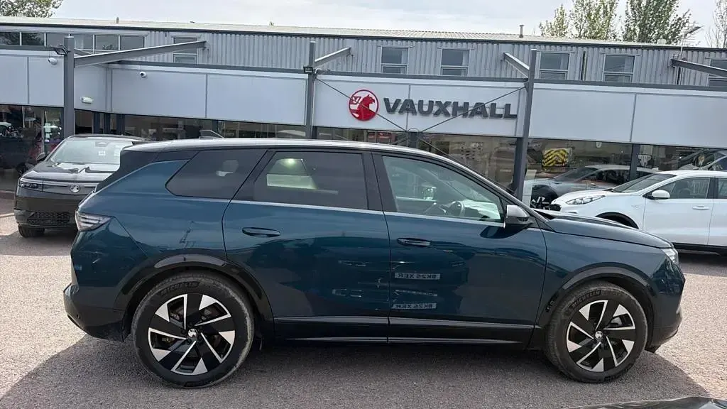 Used Vauxhall Grandland 154 kW (210 HP) 2024 Blue SUV