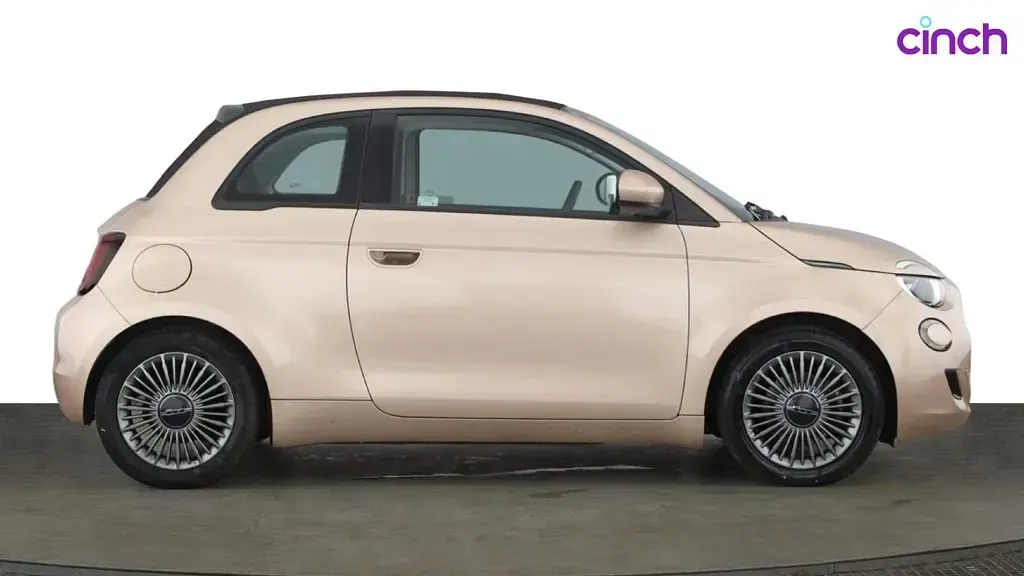 Used Fiat 500e Icon (2022) in Hampshire - £12,400 | AutoUncle