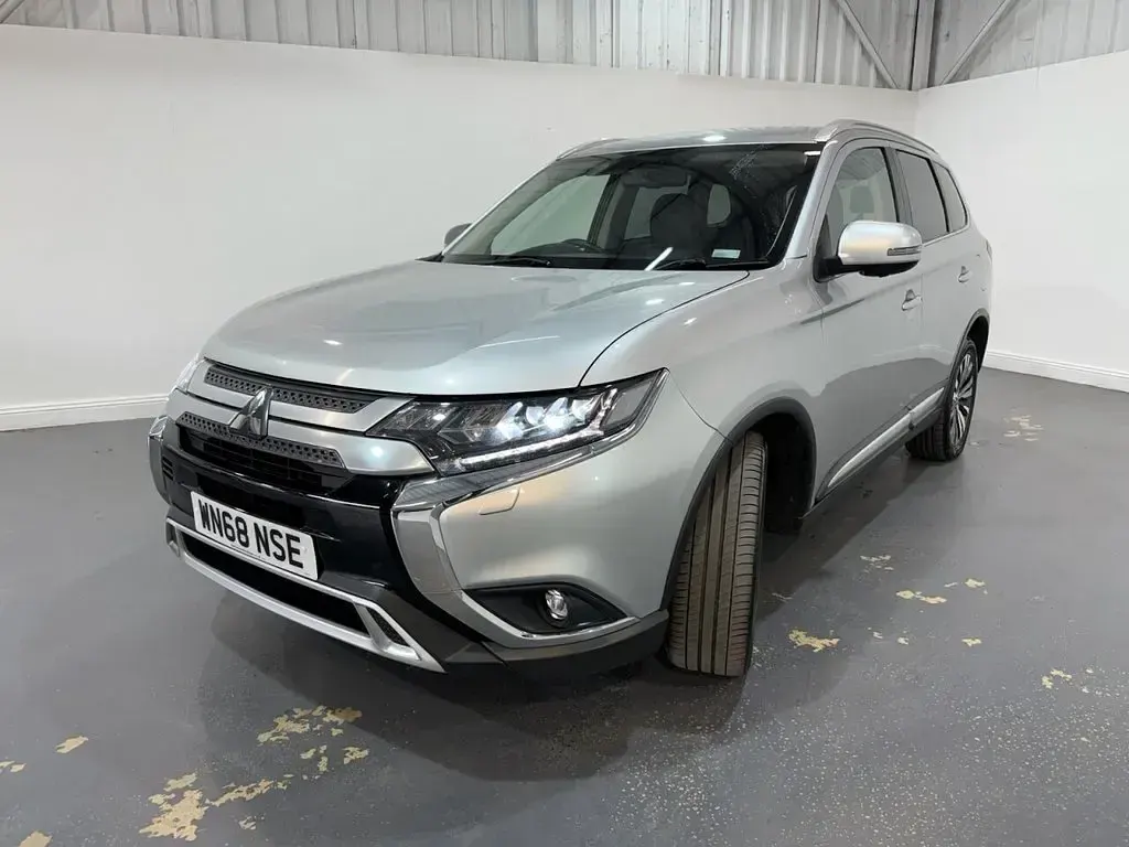 Used Mitsubishi Outlander 150 HP (110 kW) 2018 Silver SUV