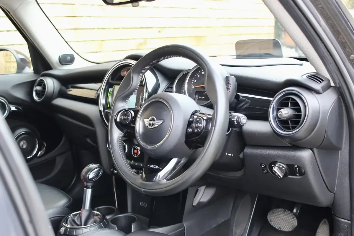 Used Mini Cooper S Hatch 189 HP (139 kW) 2016 Grey Hatchback