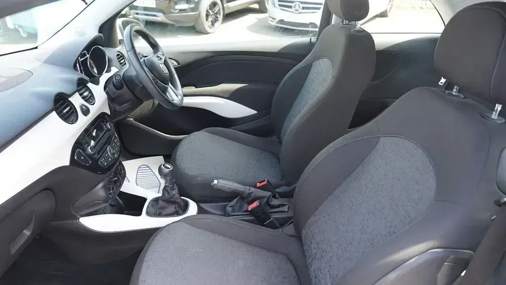 Used Vauxhall Adam Jam 70 HP (51 kW) 2014 White Hatchback