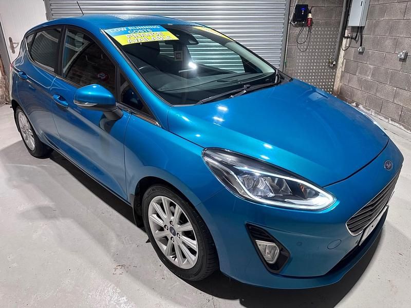 Used Ford Fiesta Titanium 120 HP (88 kW) 2017 Blue Hatchback