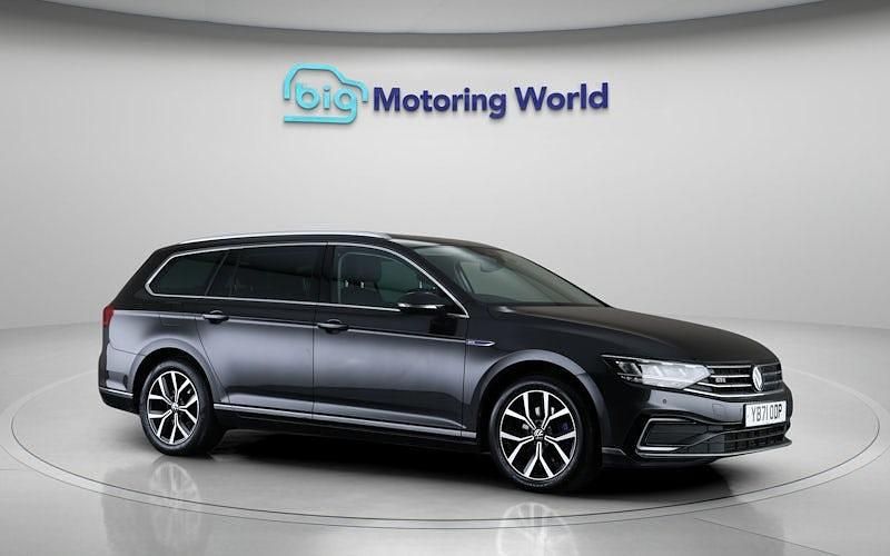 Used VW Passat GTE 218 HP (160 kW) 2022 Grey Estate