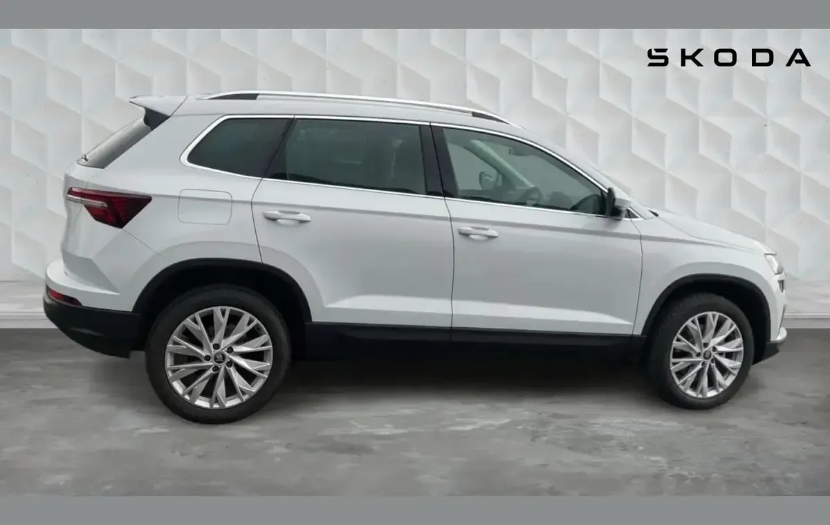 Używany Skoda Karoq SE L 147 KM (108 kW) 2026 Biały SUV
