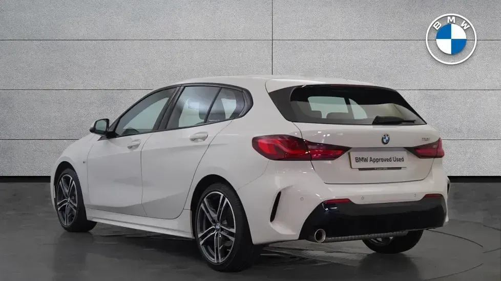 Used BMW 118 M Sport 134 HP (98 kW) 2021 White Hatchback