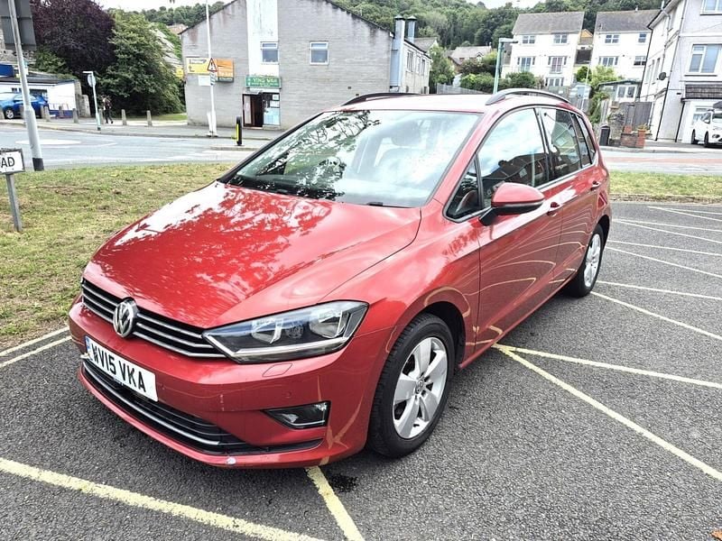 Red Used 2015 VW Golf Sportsvan SE MPV | £8,295 (Fair price) - Image 1/4