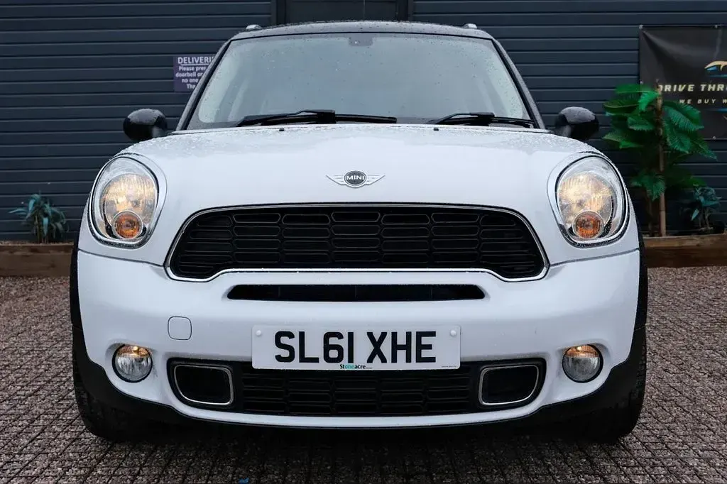 Used Mini Cooper S 2011 White Hatchback