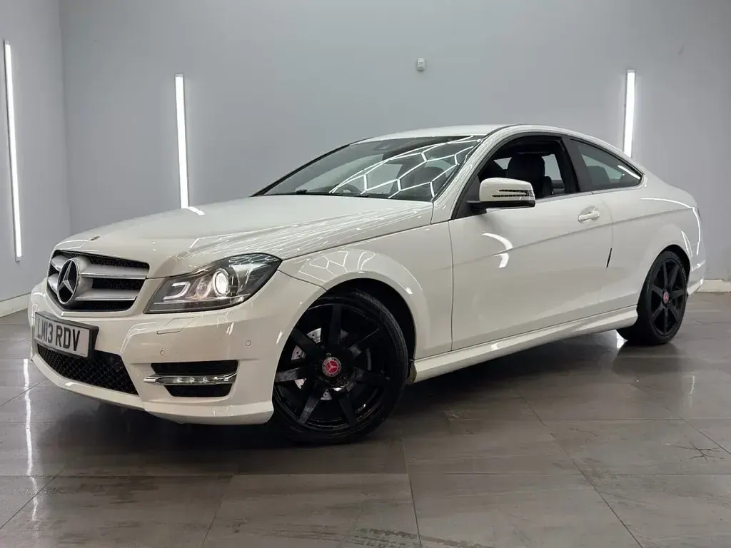 Used Mercedes C250 AMG 204 HP (150 kW) 2012 White Coupe