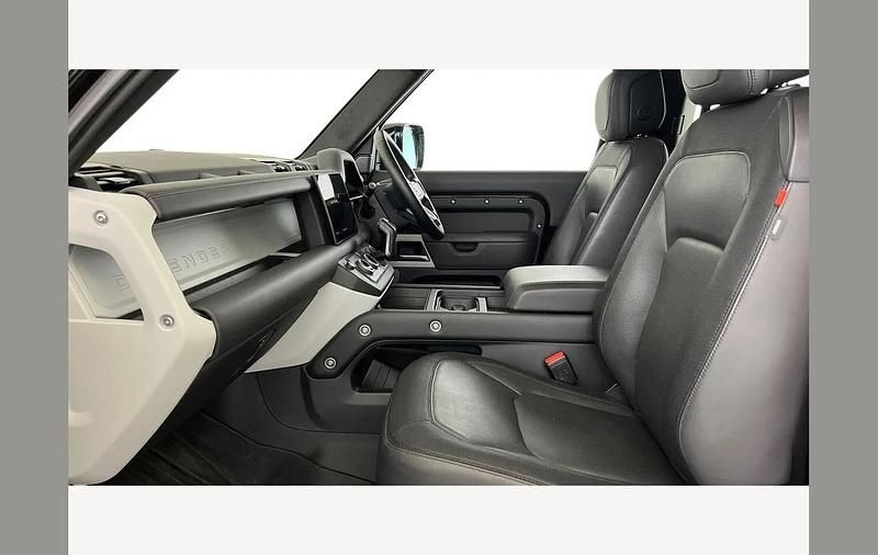 Used Land Rover Defender HSE Dynamic 249 HP (183 kW) 2023 Black SUV