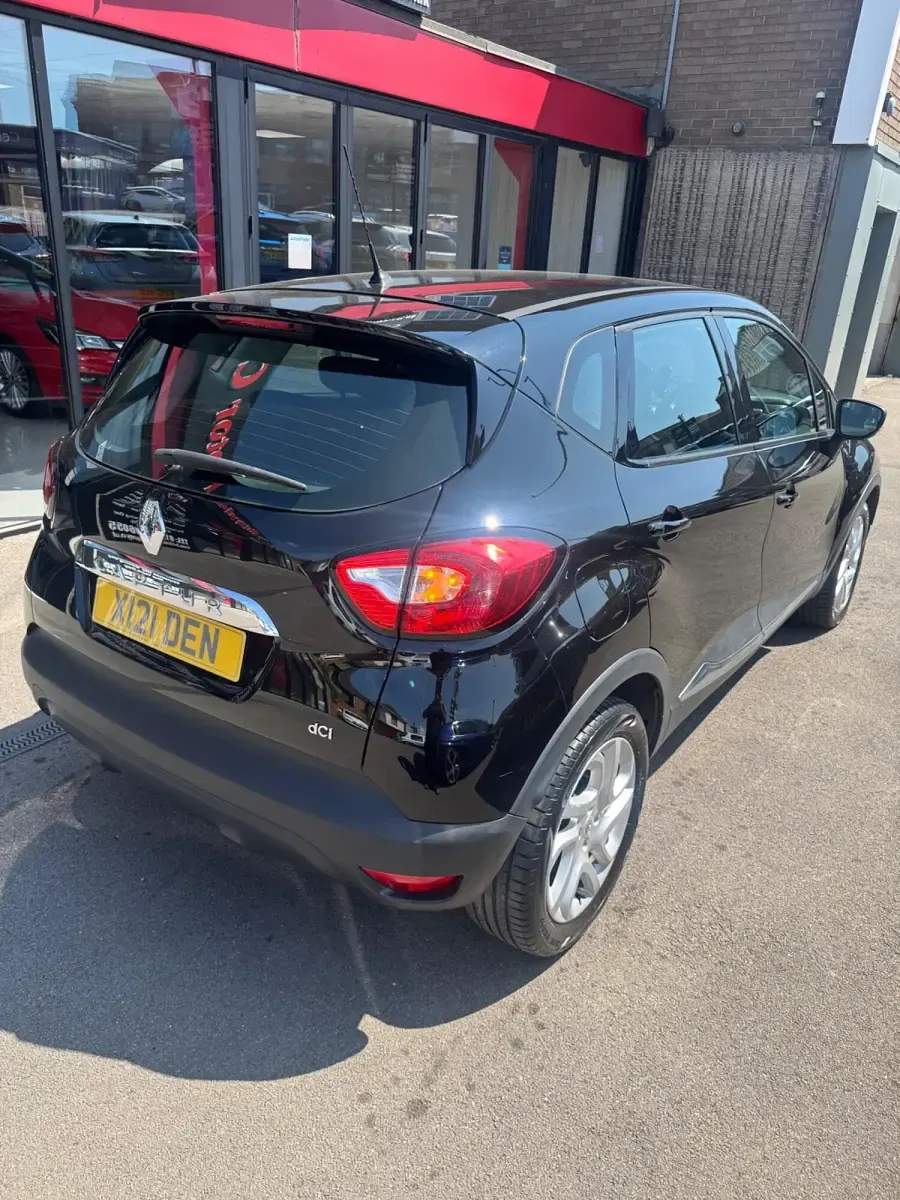 Used Renault Captur Dynamique 90 HP (66 kW) 2014 Black SUV