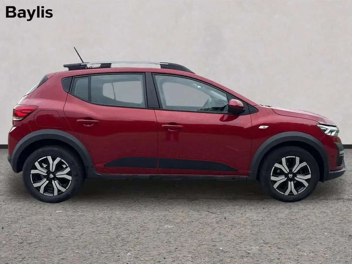 Used Dacia Sandero Prestige 89 HP (65 kW) 2021 Red