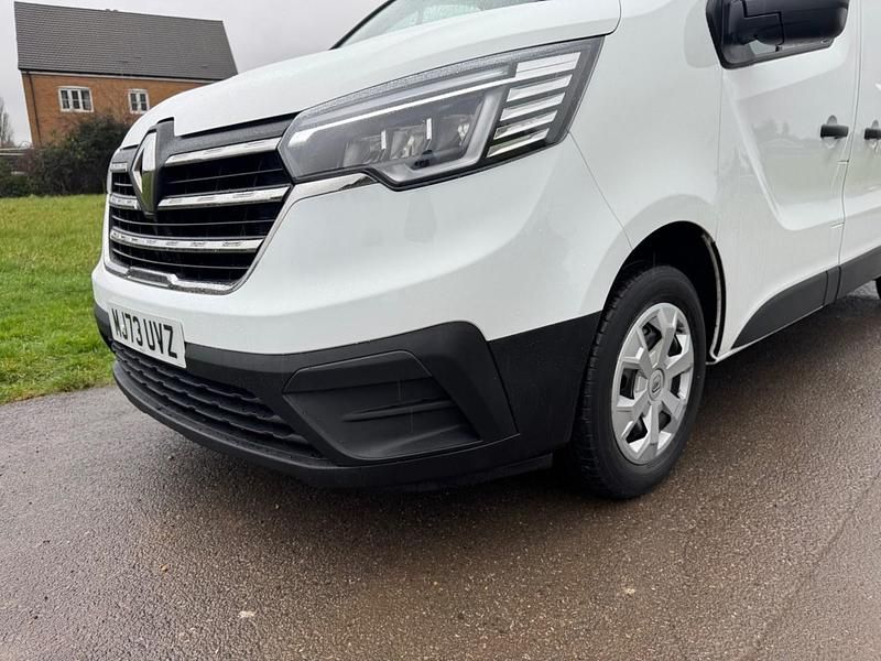 Gebraucht Renault Trafic 130 PS (95 kW) 2023 Weiß Van / Kleinbus