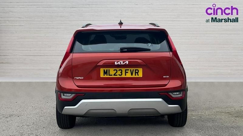 Used Kia Niro 139 HP (102 kW) 2023 Orange SUV