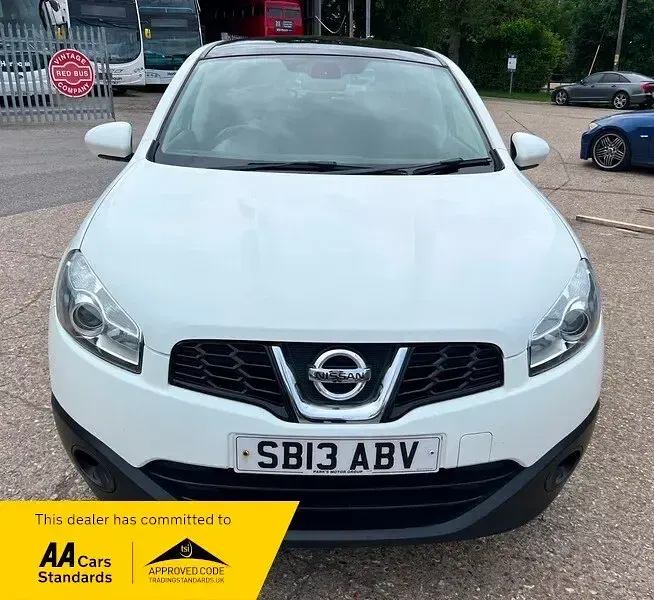 Used Nissan Qashqai Acenta+ 110 HP (80 kW) 2013 White SUV