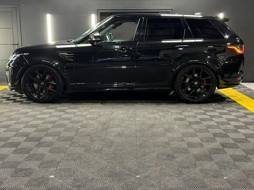 Second-hand Land Rover Range Rover Sport SVR 575 CP (422 kW) 2018 Negru SUV