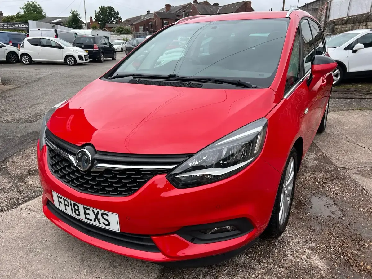 Used Vauxhall Zafira 2018 Red MPV