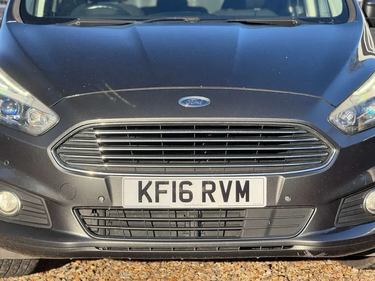 Used Ford S-MAX Titanium 150 HP (110 kW) 2016 Grey MPV