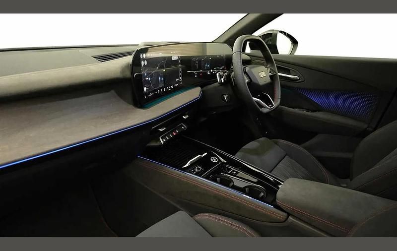 New Audi Q3 Advanced 261 HP (191 kW) 2025 Black SUV