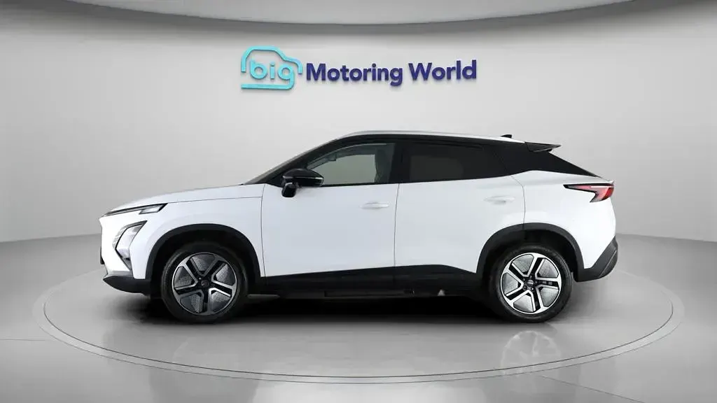 Used Omoda E5 150 kW (204 HP) 2024 White and black SUV
