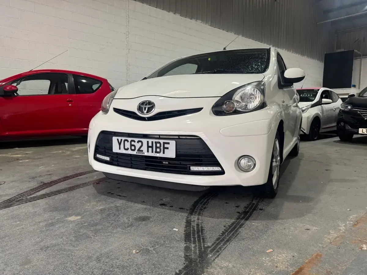 Used Toyota Aygo 2012 White Hatchback