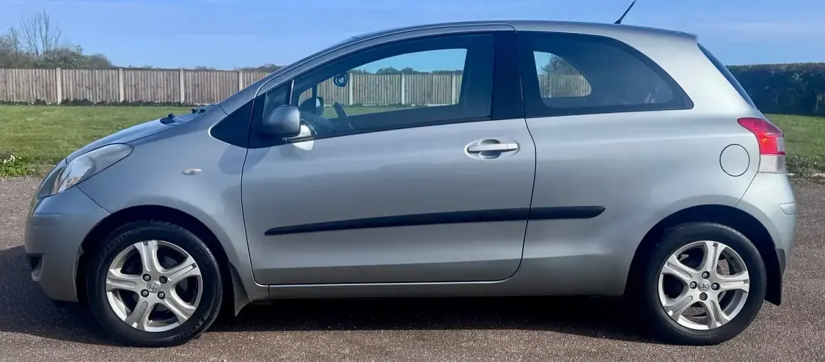 Used Toyota Yaris 2010 Silver Hatchback