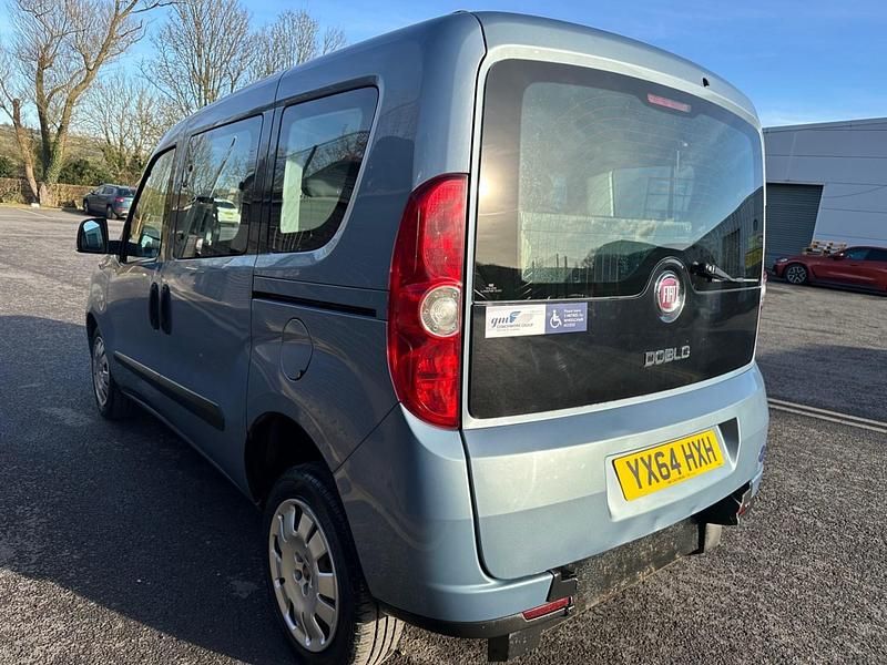 Usado Fiat Doblò 105 HP (77 kW) 2014 Azul Monovolume