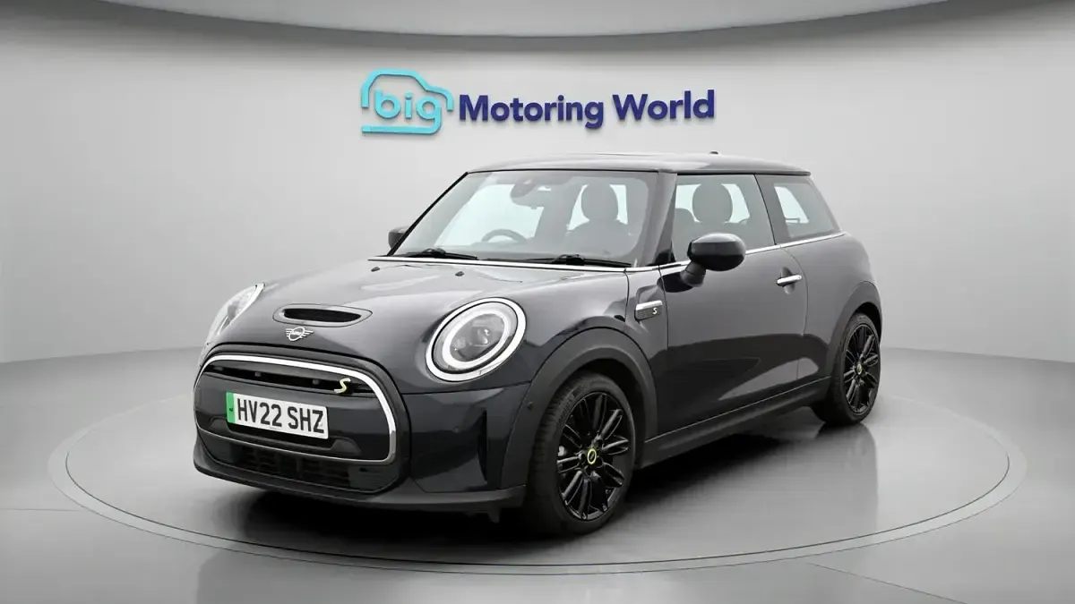 Used Mini Cooper S Hatch 135 kW (184 HP) 2022 Blue/black Hatchback