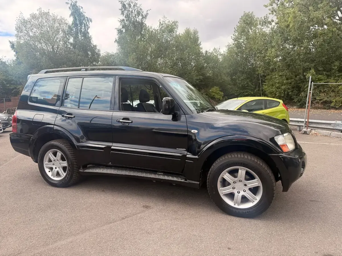 Used Mitsubishi Shogun Warrior 2004 Black SUV