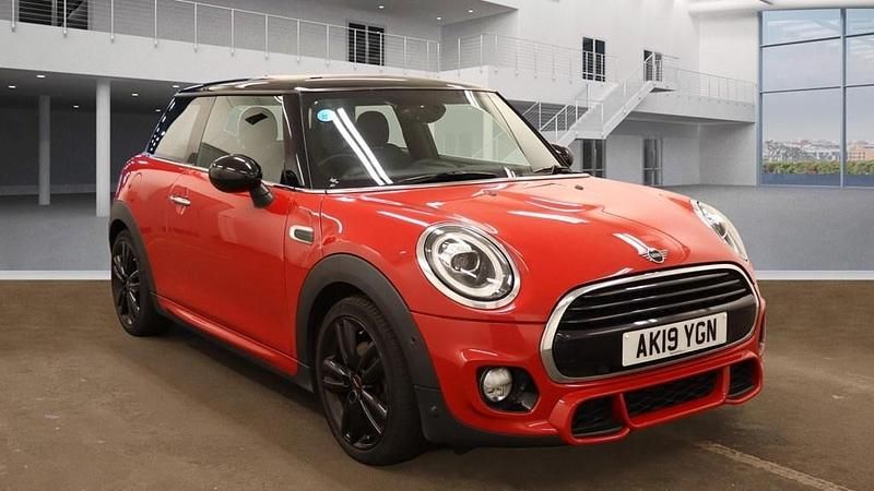 Used Mini John Cooper Works Chili 136 HP (100 kW) 2019 Chili red Hatchback