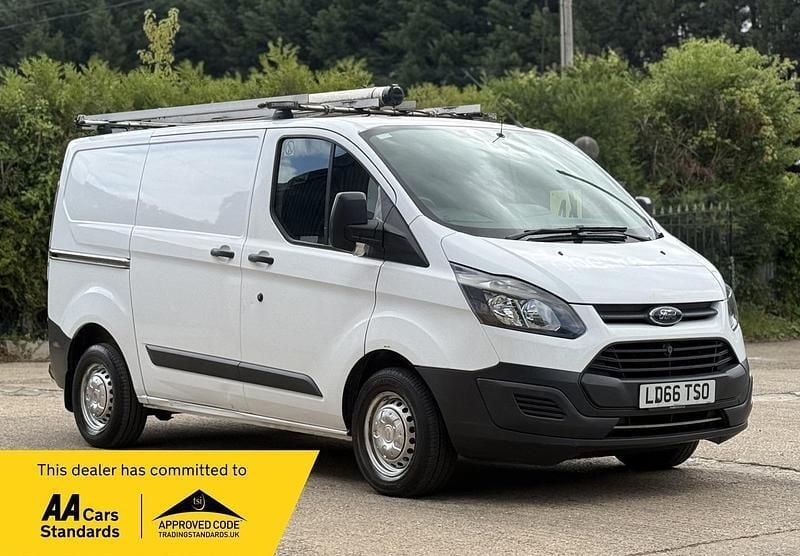 White Used 2016 Ford Transit Custom | £9,490 (Good price) - Image 1/3