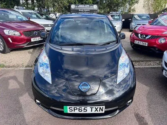 Used Nissan Leaf Tekna 80 kW (109 HP) 2015 Black Hatchback