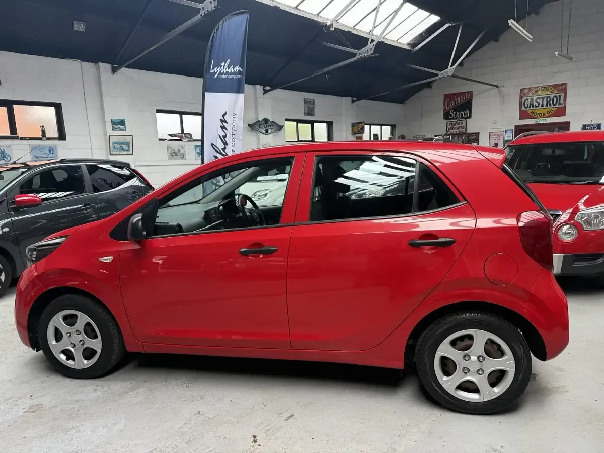 Used Kia Picanto 66 HP (48 kW) 2019 Red Hatchback