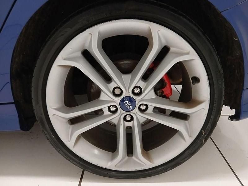 Used Ford Focus ST 185 HP (136 kW) 2018 Blue Hatchback