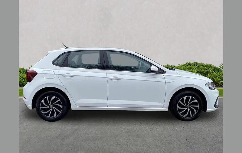 Second-hand VW Polo Life 95 CP (69 kW) 2023 Alb Hatchback