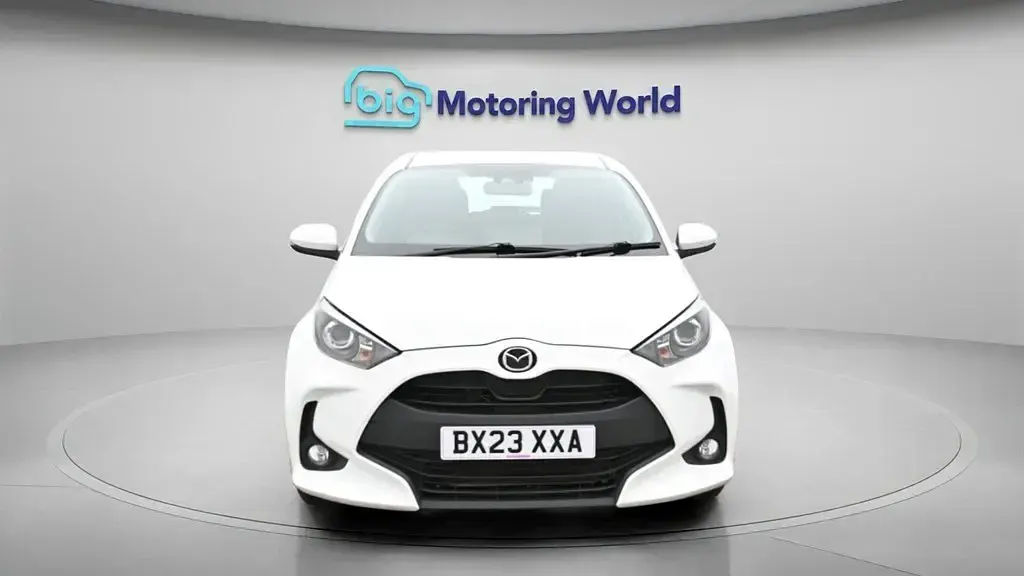 Begagnad Mazda 2 116 HK (85 kW) 2023 Vit Halvkombi