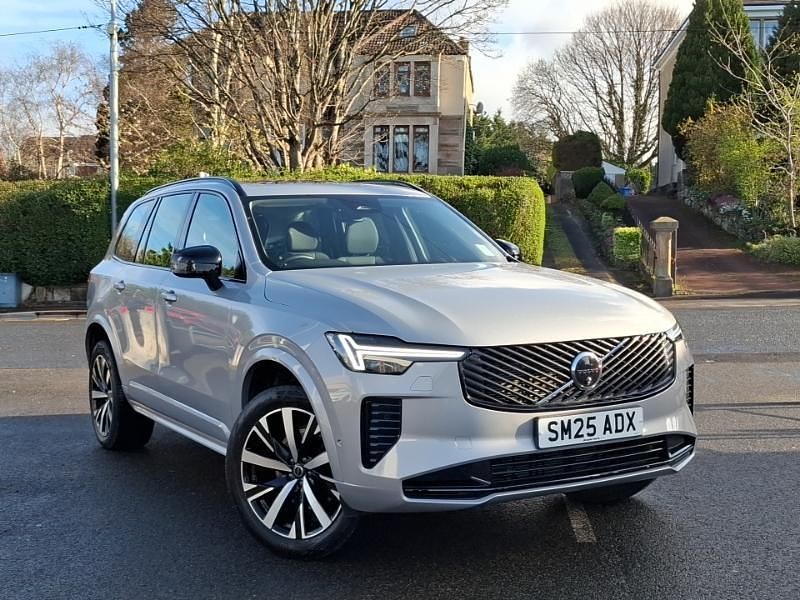 Usado Volvo XC90 Plus 250 HP (183 kW) 2025 Prateado SUV